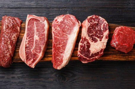 Έρευνα: Ποια τα οφέλη για την υγεία σας αν τρώτε 30% λιγότερο κρέας