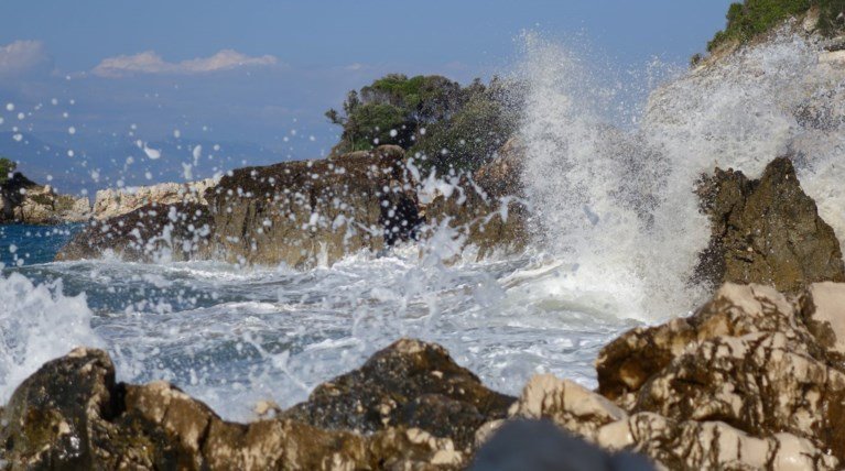 Καιρός: Θυελλώδεις βοριάδες στο Αιγαίο και πτώση της θερμοκρασίας