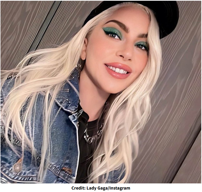 Η Lady Gaga επιστρέφει στη rock star εποχή της με τεράστιες πλατφόρμες και χωρίς παντελόνι